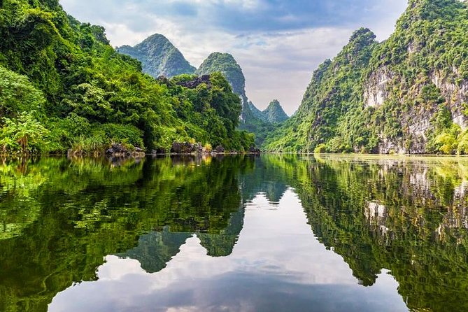 Bai Dinh - Trang An - Mua Cave Small Group Tour - Limousine Bus - Why this day trip works