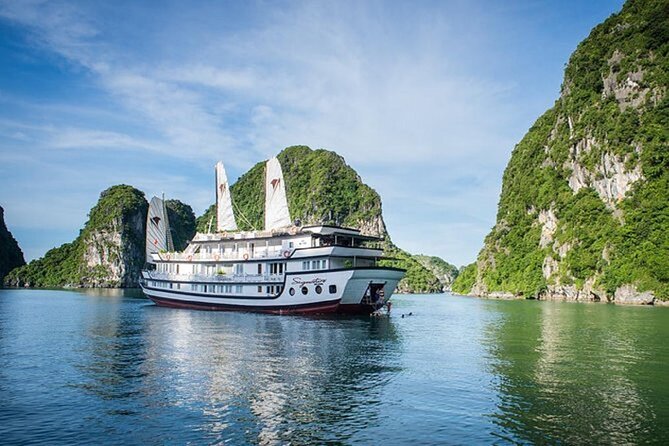 Bai Tu Long Bay 2 Day 1 Night Cruise - The Hanoi pickup and three-hour ride