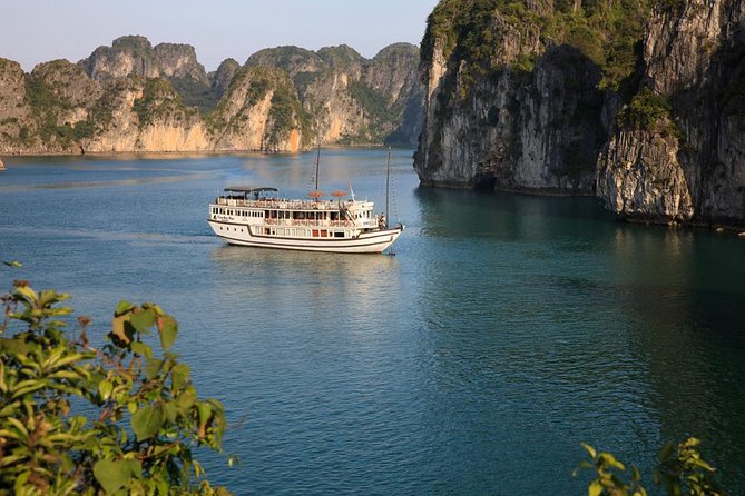 Bai Tu Long bay Boutique Cruise 2D/1N: Kayaking & swimming at pristine places - Why Bai Tu Long Bay feels different from Halong Bay