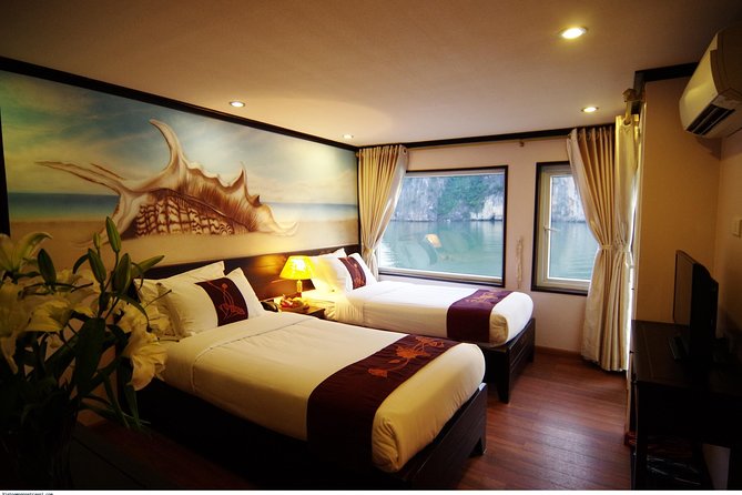 Bai Tu Long bay Luxury Cruise 2D/1N: Less touristy places, Kayaking, full meals - What to pack for two days on the bay