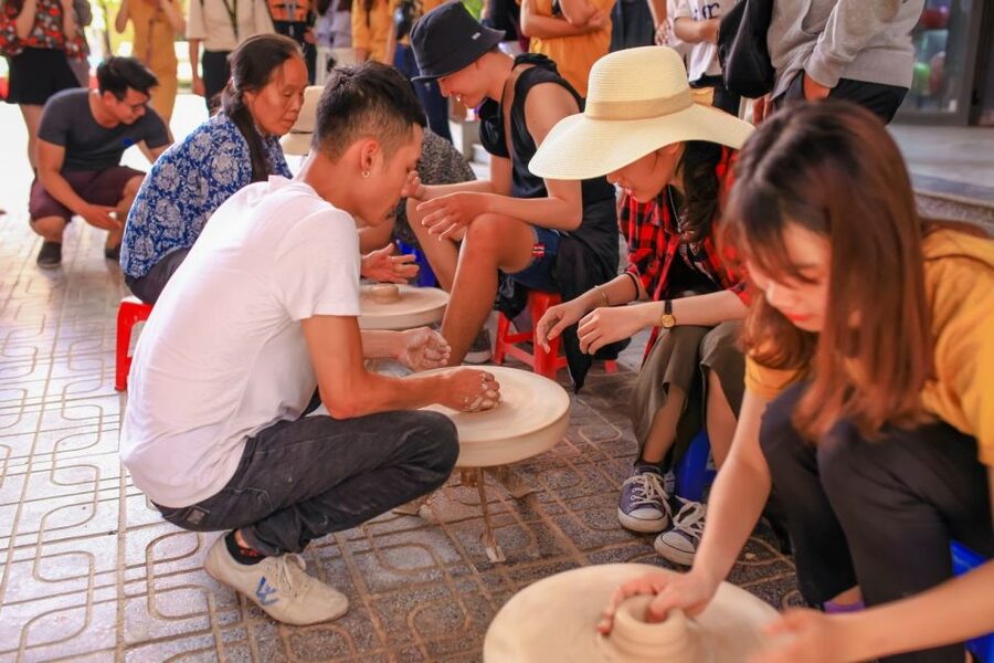 Bat Trang Pottery ancient village by Motorbike - Shopping for ceramics without losing your judgment