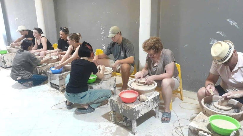 Bat trang Pottery Ceramics Class in Hanoi’s Old Quarter | VN - Choosing glaze and preparing your souvenir