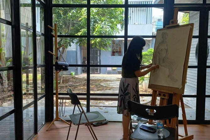 Beginner Painting & Drawing Class in Hanoi – Art Tutor Hanoi - Why the garden studio changes the mood