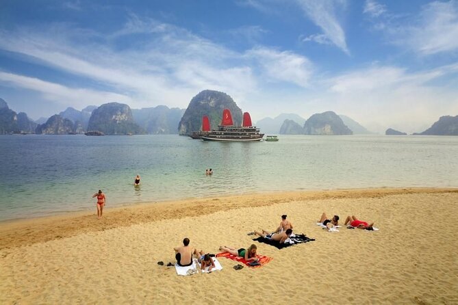 Best Halong 5 star Day Trip, inclusive,buffet,cave,kayak,transfer - What this Halong Bay day cruise is really like