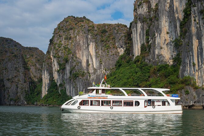 BEST SELLER: Ha Long Bay Luxury Cruise Day Tour - All Inclusive - Titop Island for swimming or a steep viewpoint
