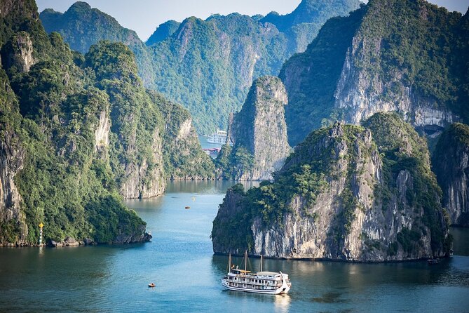 BEST UNIQUE 3-Day Halong Bay Cruise, Lan Ha & Cat Ba Island - Leaving Hanoi on the expressway