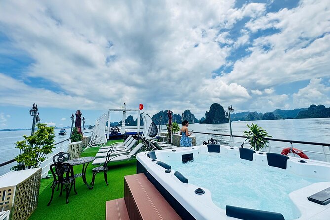 Best Value Ha Long bay 1 day - Lunch, kayak, swimming, transfer - Titop Island for swimming or 500 steps