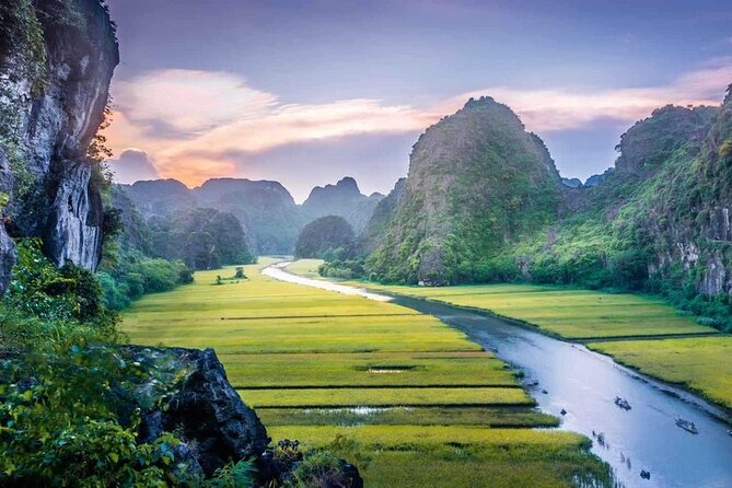 Boat and Bike Riding with Mua Cave in Ninh Binh Full Day Tour - The road from Hanoi to Hoa Lu