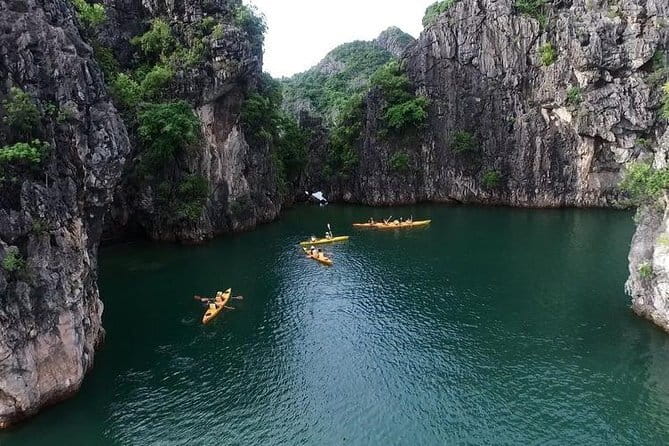 Catamaran Premium Cruise to Halong Bay & Lan Ha Bay in 1 Day Tour - Bright Dark Cave by kayak or bamboo boat