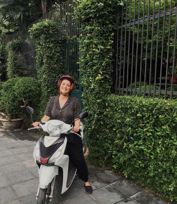 Chicks n Bikes: Customised Motorbike Riding Lesson in Hanoi - The move from quiet practice to real roads