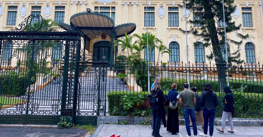 Coffee, History, and Architecture of the French Quarter - Key points at a glance