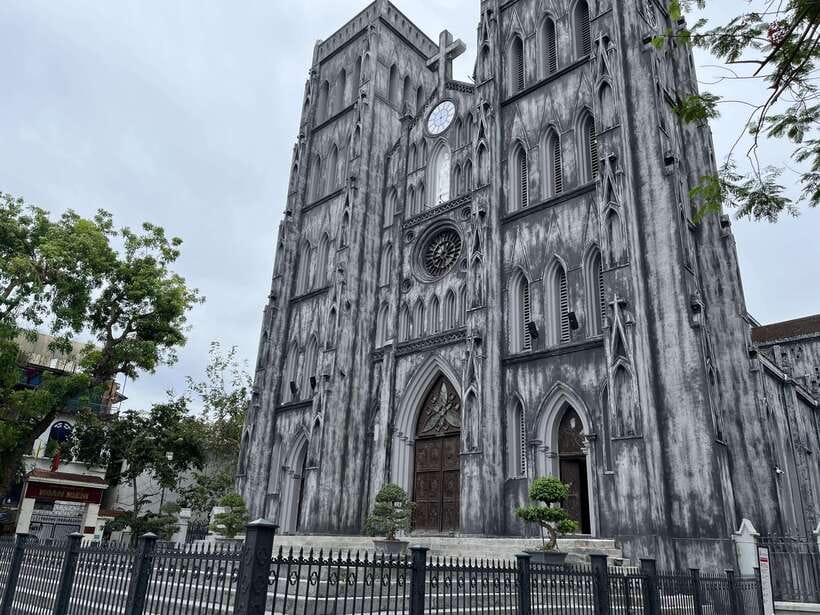 Cycling Through Hanoi: Old Quarter Pagodas & Red River Delta - Key points of the Hanoi cycling tour
