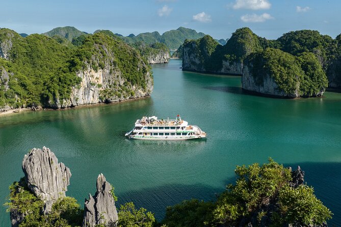 Day Tour Serenity Cruise at Lan Ha Bay from Hanoi, Hai Phong - A seafood lunch with time to sit down