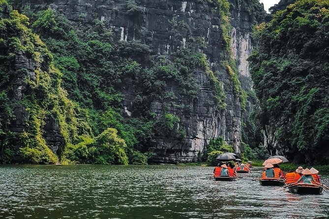 Day Trip from Hanoi to Ninh Binh Hoa Lu, Trang An, and Mua Cave - Hoa Lu and the Dinh and Le temples