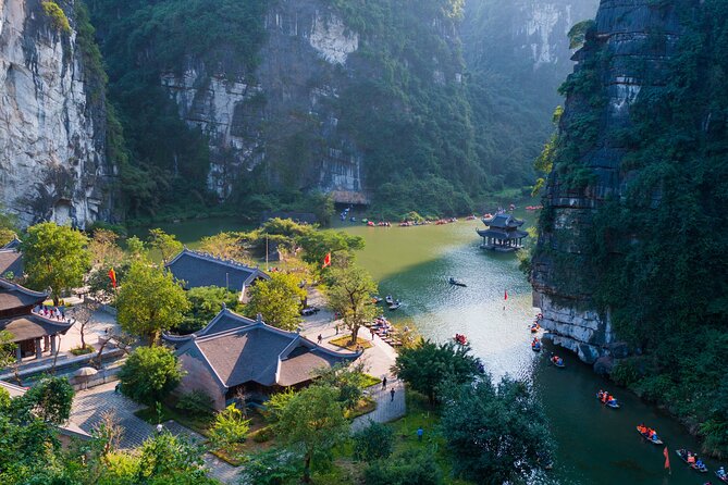 Dcar Day-Tour: Hoa Lu & Trang An & Mua Cave - Key points at a glance