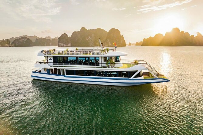 DELUXE Halong Cruise 1 Day Tour From Hanoi - Daily Operated - Lunch with Vietnamese and seafood dishes