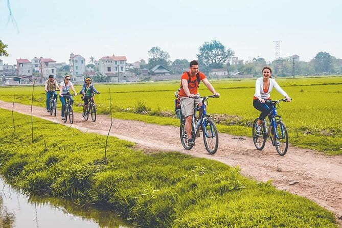 Deluxe Hanoi Tour, Ancient Villages, Pottery Class, Train Street - From Hanoi’s city streets to Duong Lam’s old lanes