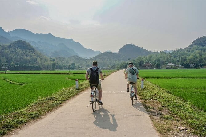 Deluxe Hanoi Tour, Ancient Villages, Pottery Class, Train Street - Returning to Hanoi for Train Street coffee