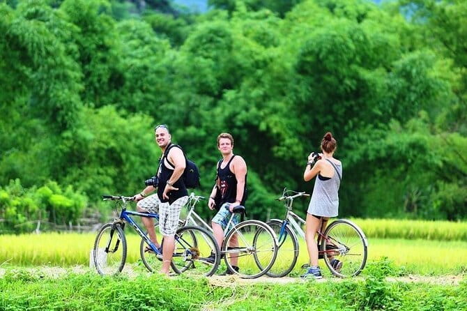 Deluxe Hanoi Tour, Ancient Villages, Pottery Class, Train Street - What the $100 price covers