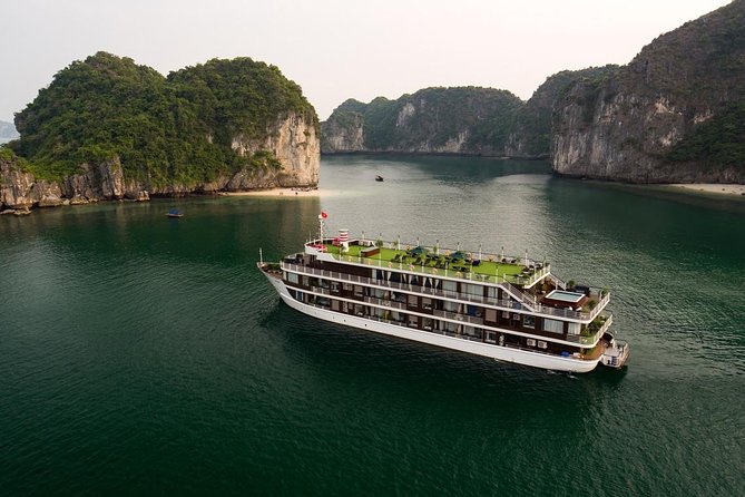 Doris Cruise 5 star cruise 3 days visiting Halong - Lan Ha Bay - Day 1: Tra Bau kayaking and swimming