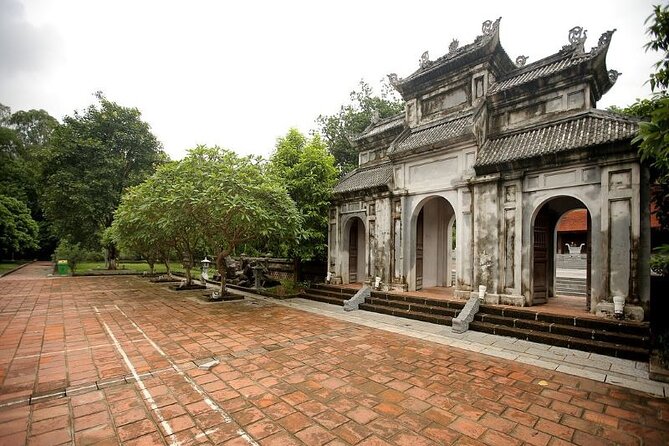 Duong Lam Ancient Village Private Tour: Ancient Vestage, Fortress - Mong Phu village hall and the center of village life