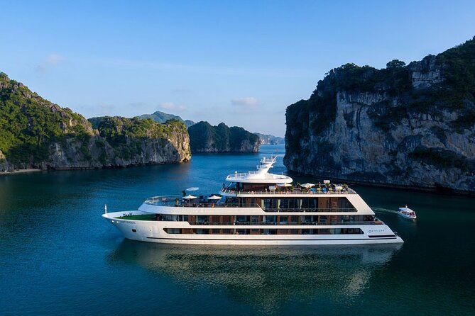 Elite of The Seas - Top Vip Luxury Cruise in Halong Bay ( 2D1N ) - Choosing between kayaking and bamboo boating