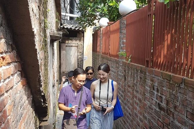 Enjoy making pottery in Amazing Ancient Village! - The role of guide Son