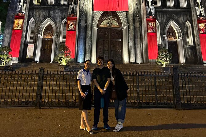 (Evening) HANOI CUSTOMIZED Walking Tour - The weekend night market from 7 pm