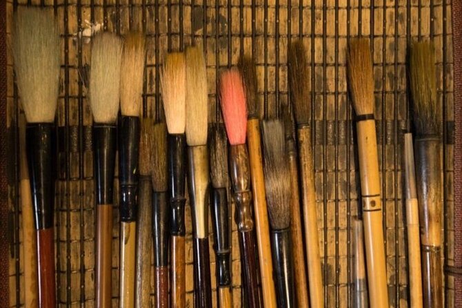 Experience Traditional Vietnamese Calligraphy Class in Ha Noi - Why Vietnamese calligraphy makes a good Hanoi activity