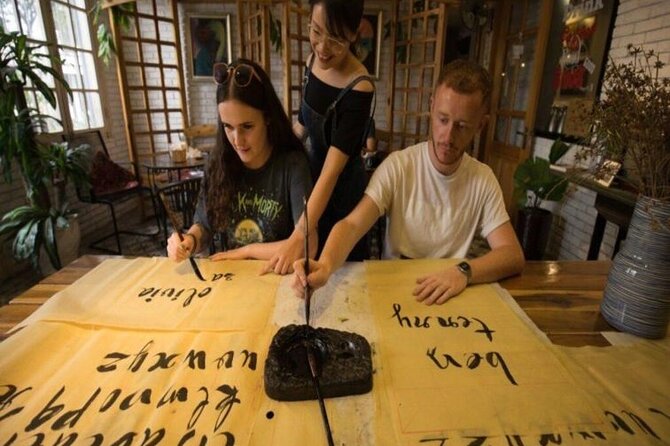 Experience Traditional Vietnamese Calligraphy Class in Ha Noi - The opening lesson: history, styles, and tools