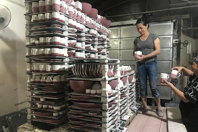 Explore Bat trang village & Ceramics factories with local guide - Getting from Hanoi to Bat Trang