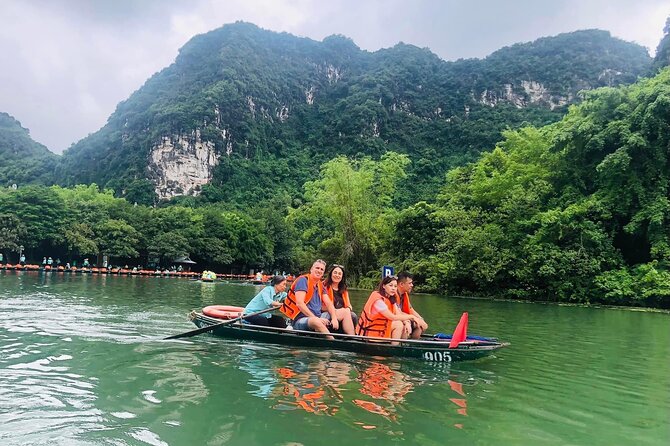 Exploring Bai Dinh Pagoda -Trang An -Mua Cave with Buffet Lunch 1 Day From Hanoi - The morning ride from Hanoi to Ninh Binh