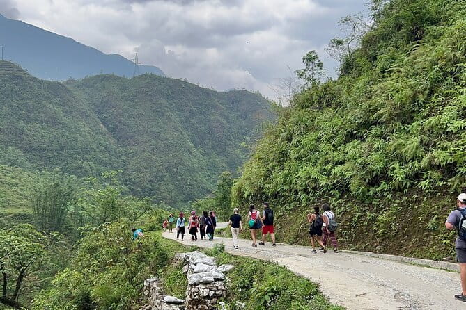 Fansipan Mountain, Cat Cat Village, Rice Terrace 2 Day Sapa Tour - Reaching Fansipan by cable car