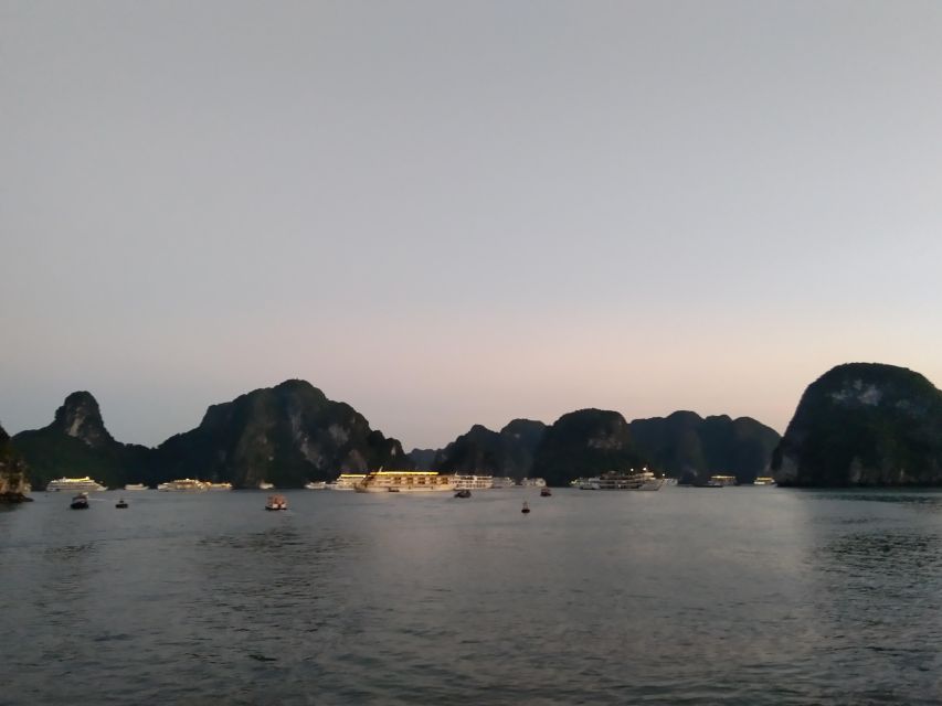 From Ha Noi - Fullday Trip Ha Long Bay - Choosing a kayak or bamboo sampan at Luon Cave