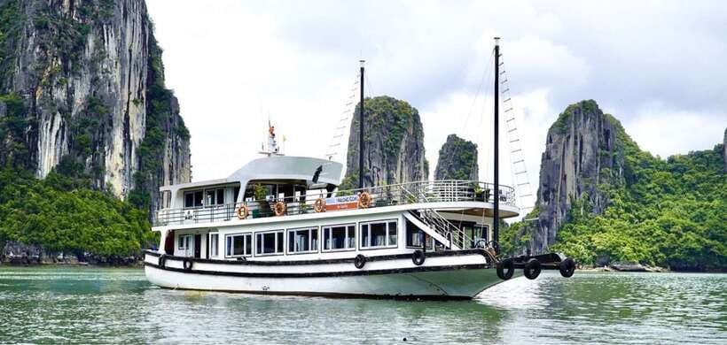 From Hanoi: 1 -Day Halong Bay Cruise With Big & Small Groups - The Hanoi pickup and three-hour road journey