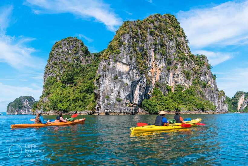 From Hanoi: 1 -Day Halong Bay Cruise With Big & Small Groups - Lunch aboard the boat