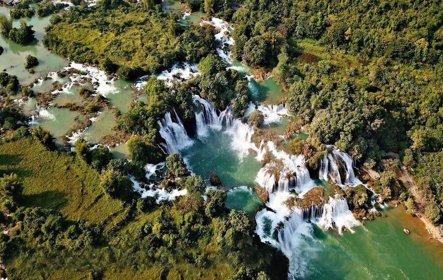 From Hanoi: 2-Day Ban Gioc Waterfall Tour - Small Group - Nguom Ngao Cave, where the day turns underground
