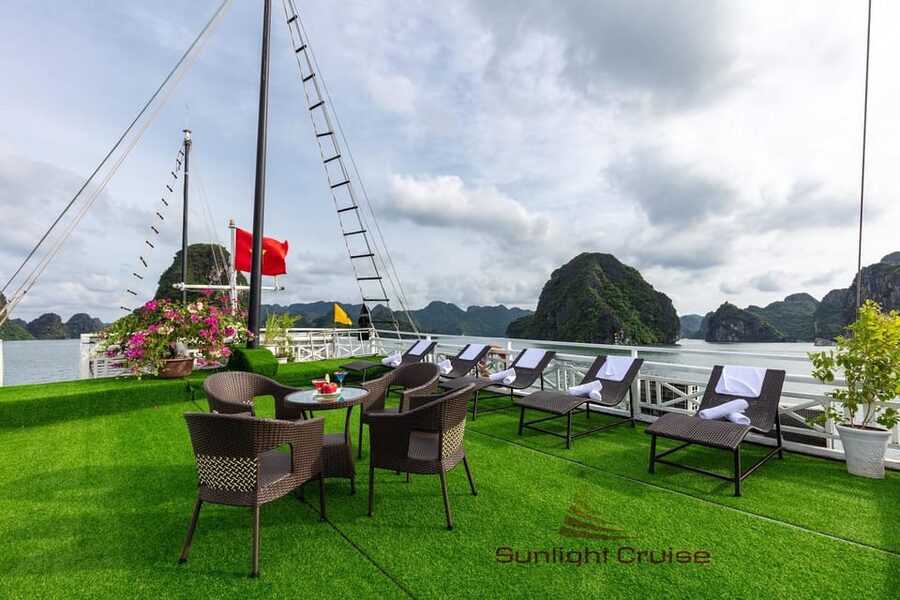 From Hanoi: 2-Day Ha Long Bay Boat Tour - Sunset, spring rolls, and dinner onboard
