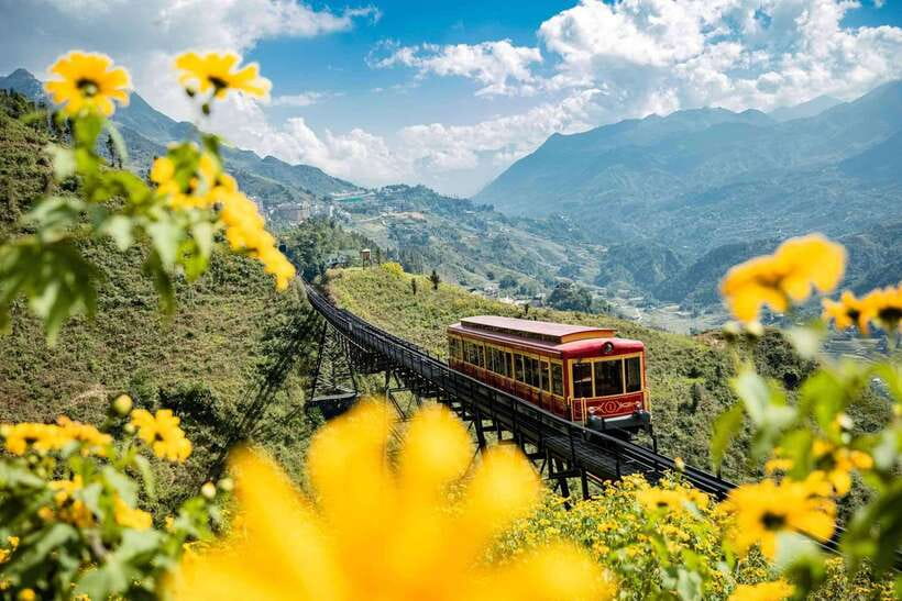 From Hanoi: 2-Day Luxury Sapa Trekking Tour with Homestay - Day one: Y Linh Ho, Lao Chai, and Ta Van