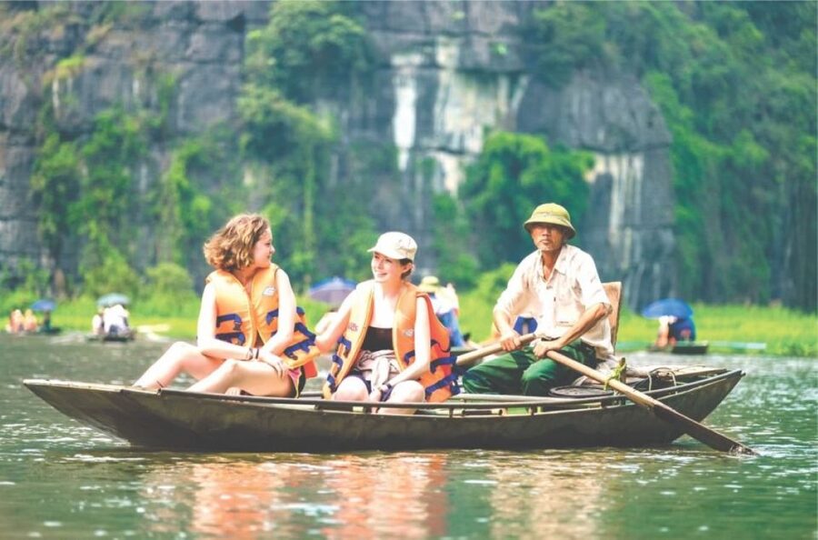 From Hanoi: 2-Day Ninh Binh & Ha Long Bay Sightseeing Tour - Sung Sot Cave and the bay’s interior