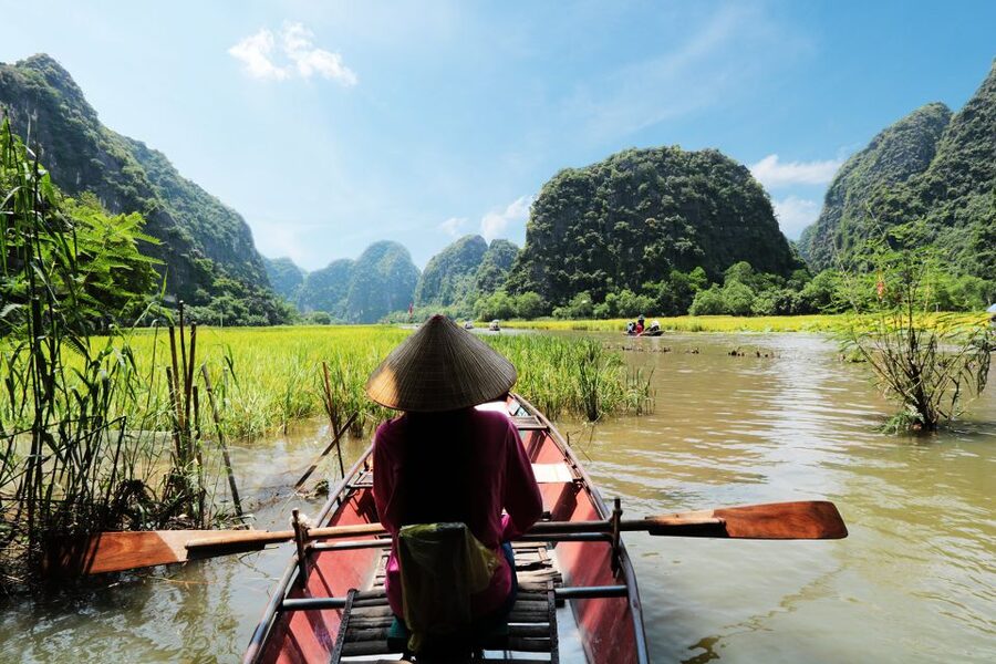 From Hanoi: 2-Day Ninh Binh Tour with Accommodation & Meals - Optional Trang An instead of Tam Coc