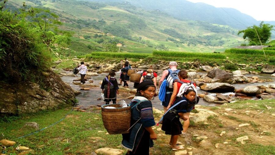 From Hanoi: 2-Day Overnight Sapa Tour by Limousine - The long walk through Muong Hoa Valley