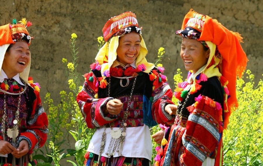 From Hanoi: 2-Day Overnight Sapa Tour by Limousine - Weather, clothing, and physical demands