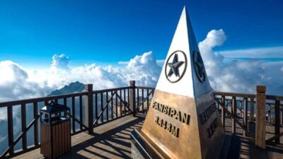 2-Day Sapa Limo Bus Tour & Fansipan Peak Visit