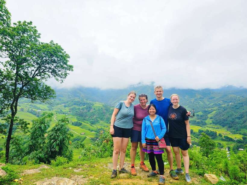 From Hanoi: 2-Day Sapa Trek Tour - Luxury Limousine Transfer - The limousine road from Hanoi to Lao Cai