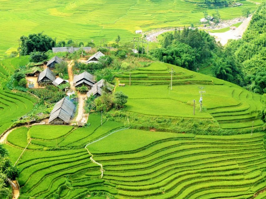 From Hanoi: 2-Day Sapa Trekking Trip with Homestay & Meals - The souvenir sellers and local interactions