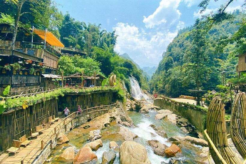 From Hanoi: 3-Day Guided Tour of Sapa with 3-Star Hotel - The sleeper bus from Hanoi to Sapa