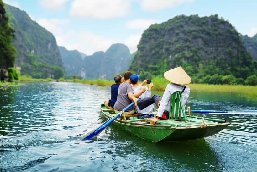 From Hanoi: 3-Day Luxury Tour Ninh Binh & Ha Long Bay Cruise - From Hanoi to Ninh Binh, a quick change of scenery