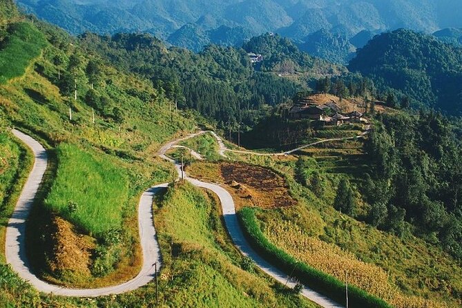 From Hanoi: 3 Day Motorbike Ha Giang Loop Tour - Day two: Dong Van market and the Ma Pi Leng Pass