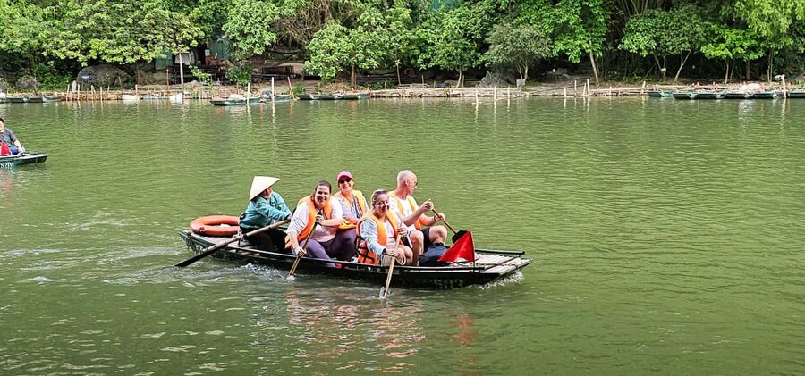 From Hanoi: 3-Day Trip to Ninh Binh with Ha Long Bay Cruise - Day three: Tai Chi and a final paddle